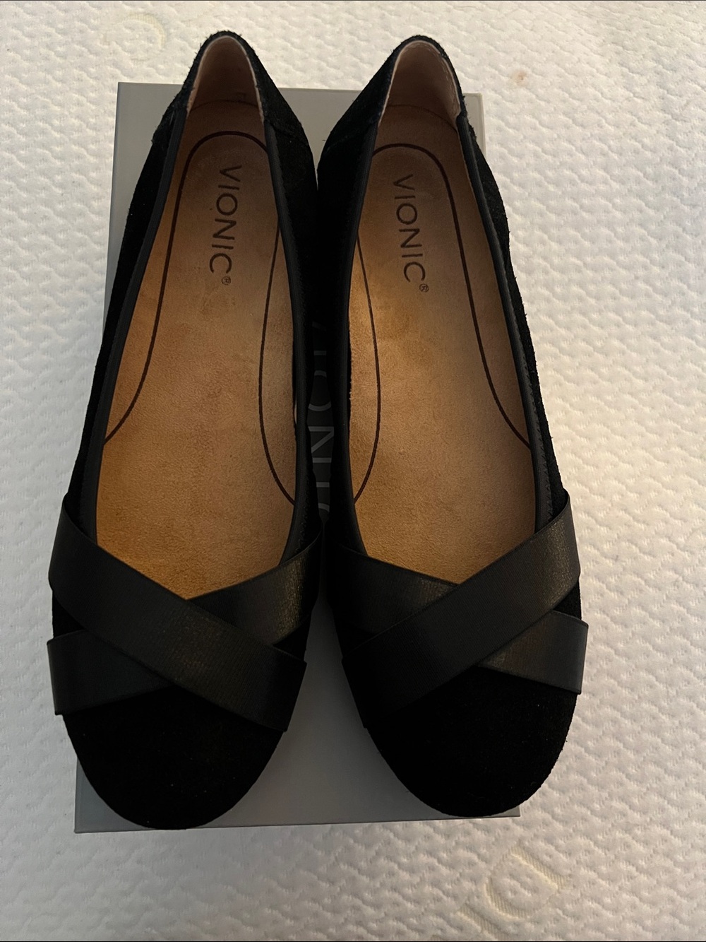Vionic Black Cross-Strap flat - Picture 7 of 7